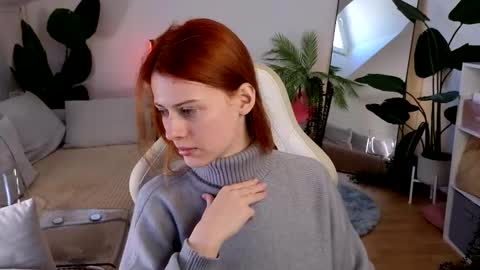 Snapshot of doll_lesli chatting on 09.24.25 Your doll Lesli online show from 09.24.25