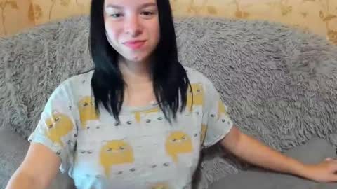 Snapshot of dollii chatting on 10.07.25 Dolli online show from 10.07.25