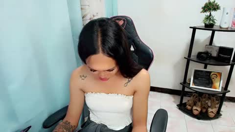 Snapshot of dolljane2001 chatting on 09.17.25 Jane online show from 09.17.25