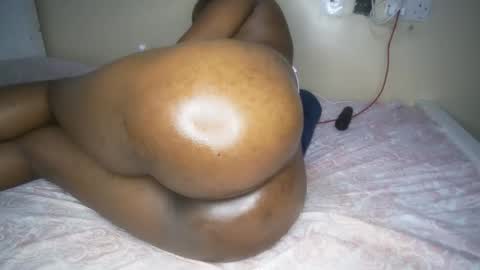 dollqueen_ online show from 09.10.25