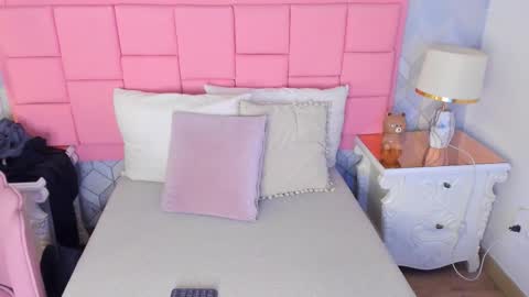 dolly_kitter online show from 12.18.25