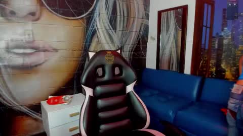 Dolly pocket online show from 03.25.26