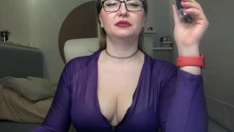 DOM MUMMY online show from 01.26.25