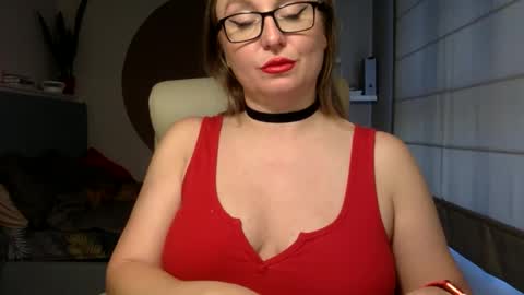 DOM MUMMY online show from 10.18.25
