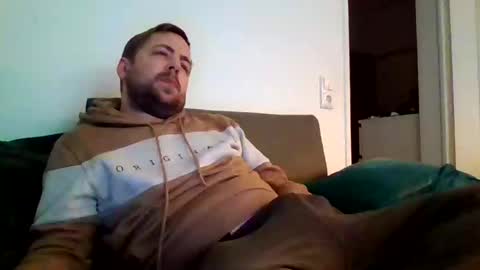 dombio_12 online show from 02.28.25