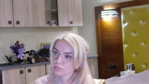 Snapshot of domcaprisse chatting on 04.23.26 domcaprisse online show from 04.23.26
