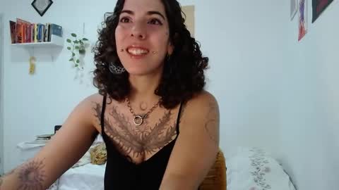 Snapshot of domenica_dos_ouros chatting on 04.12.26 sweet domme online show from 04.12.26