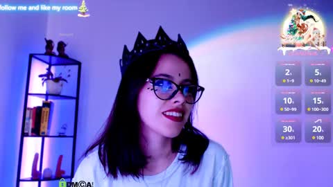 Snapshot of domgiirl chatting on 12.31.24 Mistress online show from 12.31.24