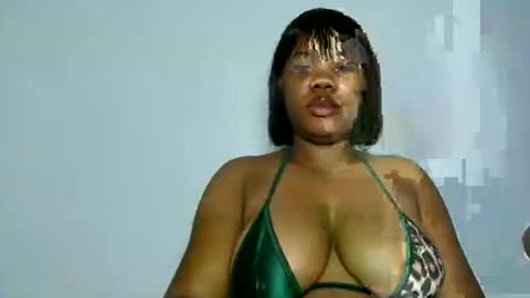 Snapshot of domina_veloura27 chatting on 05.31.26 laura online show from 05.31.26