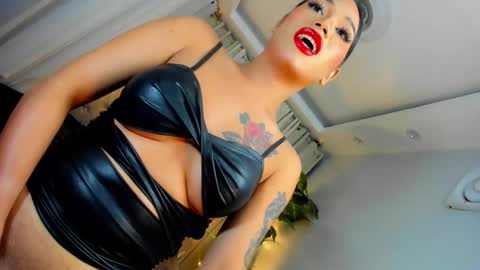 Snapshot of dominantgoddessontop chatting on 02.17.25 CALL ME BABY BELLA online show from 02.17.25