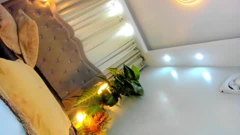 Snapshot of dominantgoddessontop chatting on 03.03.25 CALL ME BABY BELLA online show from 03.03.25