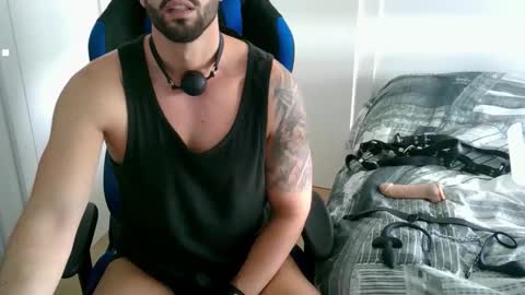 Snapshot of dominatedtitan chatting on 09.20.25 DominatedTitan online show from 09.20.25