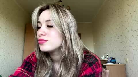 Mia online show from 04.26.26