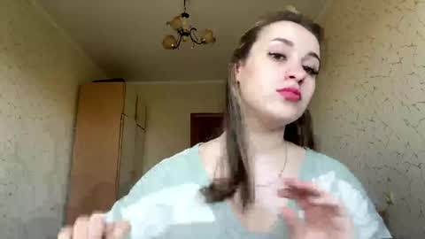 Mia online show from 04.27.26