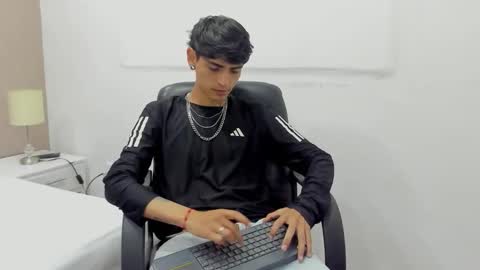 Dominic foox online show from 02.05.26