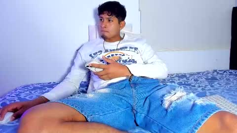 Snapshot of dominick_king chatting on 12.01.25 Dominic online show from 12.01.25