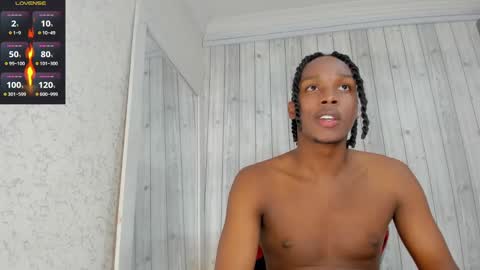 Snapshot of dominicsccott chatting on 02.10.25 Dominicscott online show from 02.10.25