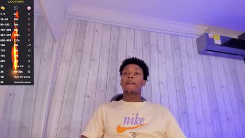 Snapshot of dominicsccott chatting on 03.08.25 Dominicscott online show from 03.08.25