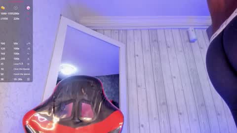 Snapshot of dominicsccott chatting on 11.19.25 Dominicscott online show from 11.19.25