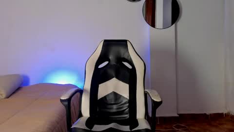 dominyck_ online show from 05.06.26