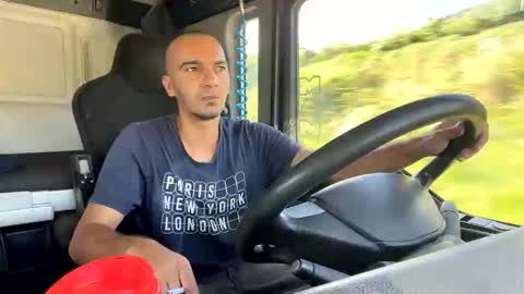 domnu_ozfutura online show from 10.07.25