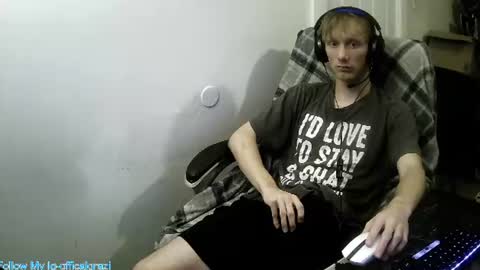 Snapshot of domohead0 chatting on 08.06.26 dom online show from 08.06.26