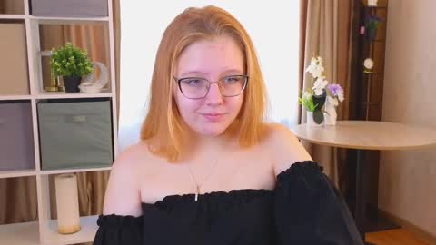 Snapshot of domoniqueepperley chatting on 10.09.25 Macy online show from 10.09.25