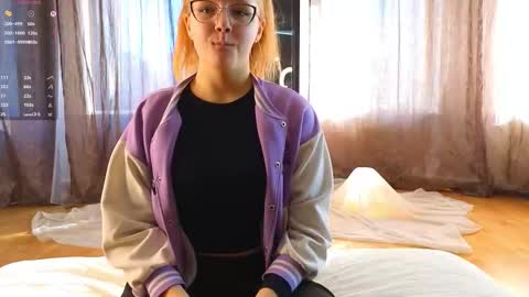 Snapshot of domoniqueepperley chatting on 10.20.25 Macy online show from 10.20.25