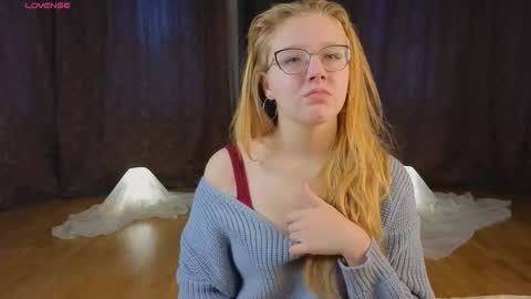 Snapshot of domoniqueepperley chatting on 10.28.25 Macy online show from 10.28.25