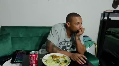 Snapshot of dong_masterson chatting on 02.20.26 Gifted online show from 02.20.26