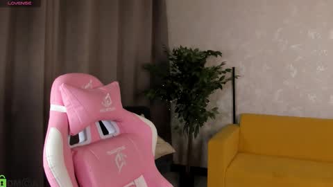 Aura online show from 12.16.25