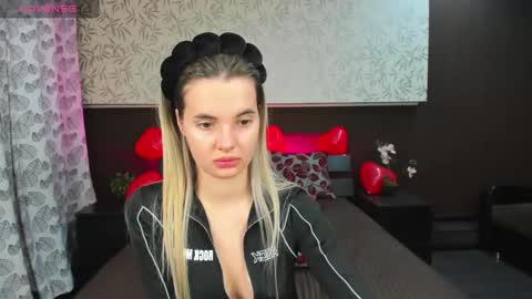 Snapshot of donnaaa_evans chatting on 02.22.25 Donna On GMT2 Mon-Fri 3-9 AM online show from 02.22.25