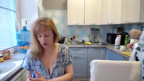 Snapshot of donnalimadonna chatting on 12.12.24 Tatiana 43 curvy sexy body and Joanna redhead 39 years online show from 12.12.24