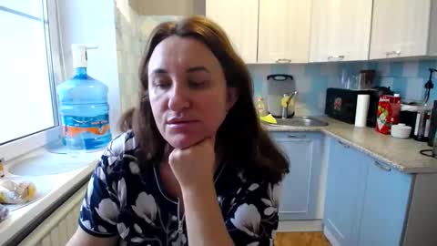 Snapshot of donnalimadonna chatting on 12.14.24 Tatiana 43 curvy sexy body and Joanna redhead 39 years online show from 12.14.24