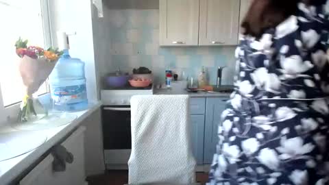 Snapshot of donnalimadonna chatting on 12.31.24 Tatiana 43 curvy sexy body and Joanna redhead 39 years online show from 12.31.24