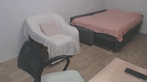 DonnaMagdalena online show from 11.09.25