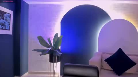 Snapshot of donnastonne chatting on 09.26.25 Donna Stonne online show from 09.26.25