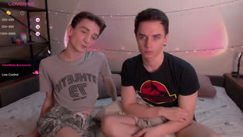 Snapshot of dontknowloool chatting on 01.07.25 EliotKenny online show from 01.07.25