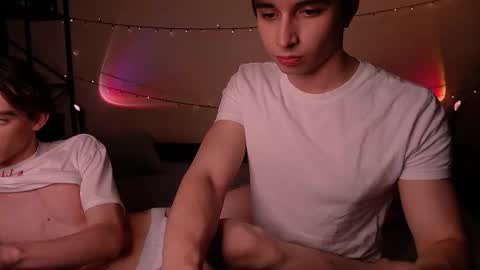 Snapshot of dontknowloool chatting on 11.21.25 EliotKenny online show from 11.21.25