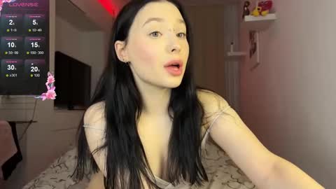 Snapshot of dontoch chatting on 11.10.25 Stacy online show from 11.10.25