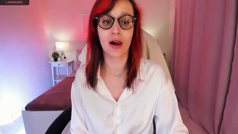 Snapshot of dora_marcelli chatting on 09.19.25 Your Dora Follow me 3 online show from 09.19.25