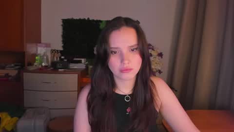 Dora Charmer online show from 07.05.26