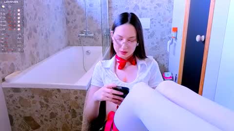 Snapshot of dorafisher01 chatting on 10.19.25 Dora online show from 10.19.25