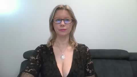 DoreenSexy online show from 12.16.25