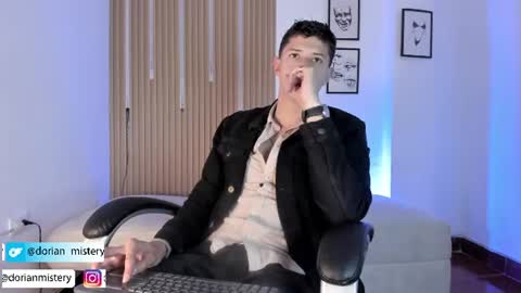 Snapshot of dorian_mystery chatting on 07.16.26 dorian_mystery online show from 07.16.26