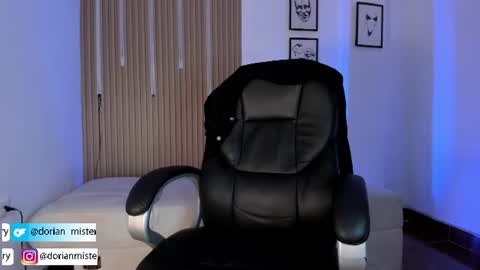 Snapshot of dorian_mystery chatting on 07.18.26 dorian_mystery online show from 07.18.26