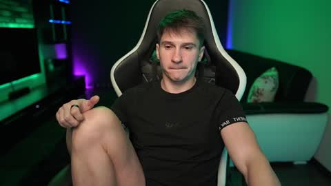 Dorian Reyes online show from 02.04.25