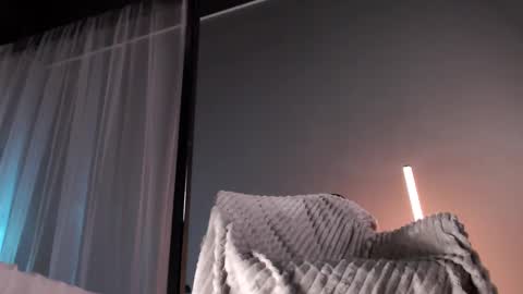 Dorothy Next stream on Monday at 3am-9am online show from 02.21.25