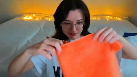 Snapshot of dorotty_ chatting on 12.05.25 Your Dorotty online show from 12.05.25