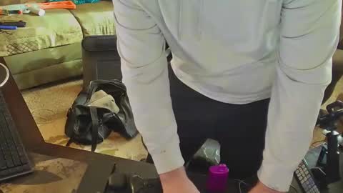 DotYourEyezez  online show from 12.12.24